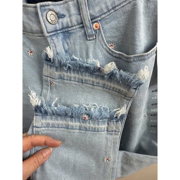Gap Denim Girlfriend Jeans Light Wash 4/27 Embroidered Floral Stretch Mid Rise T - Picture 5 of 13